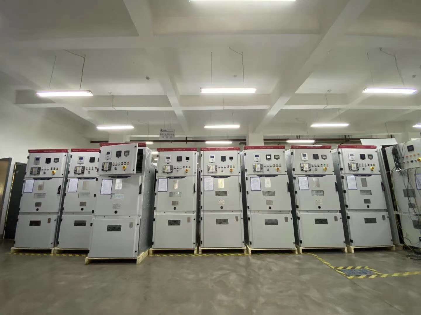 礦場、破碎機(jī)設(shè)備—高壓固態(tài)軟起動(dòng)一體機(jī)(圖2)