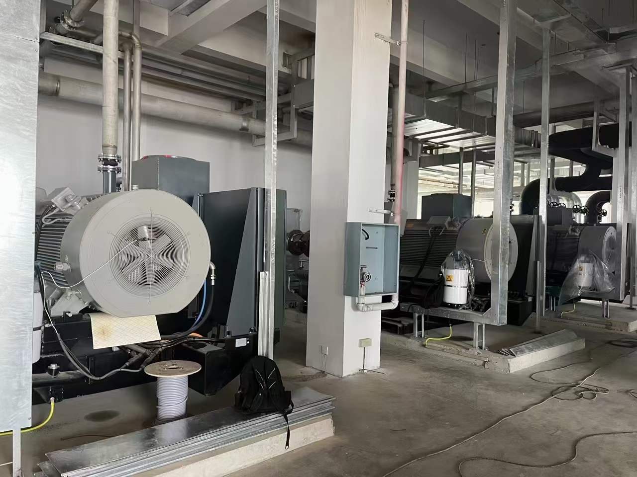 高壓固態軟起動器配套空壓機應用現場(圖1)